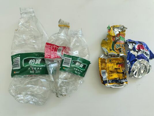 Outdoor Tourism Spot 49inch Touch Screen Bottle and can RVM systems with compactor